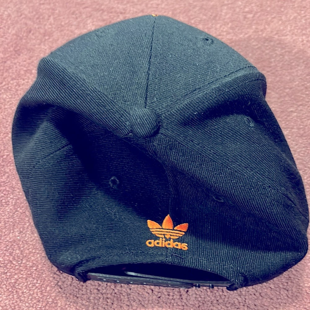 This chic Raptor hat is in mind condition. - Picture 2 of 4